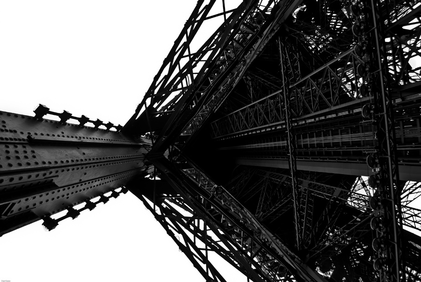 Eiffel Tower-Leg Up